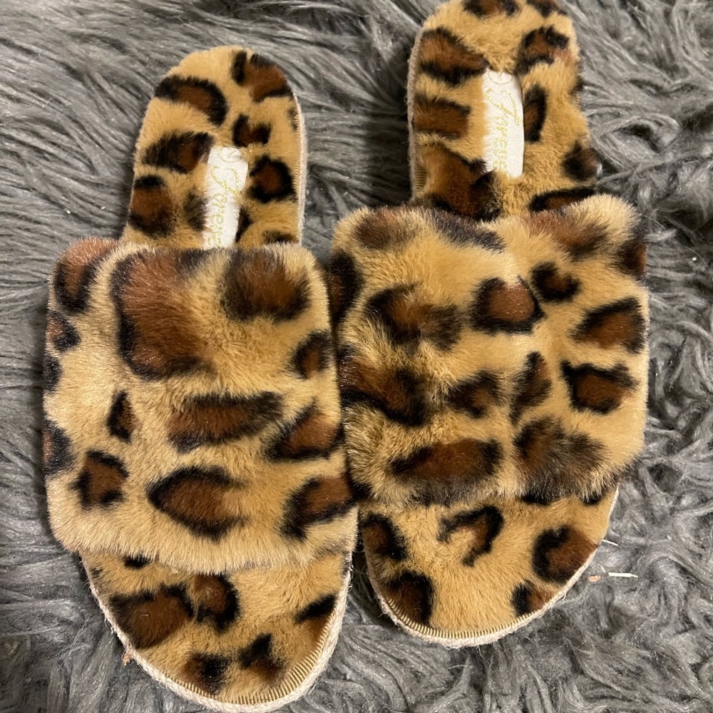 Brand new Sandals/ slippers